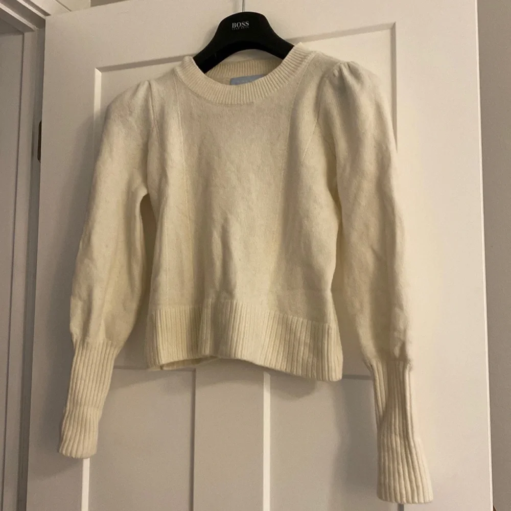 Hill House Cropped Sylvie Sweater in Cream Size XS but fits like an XXS - Picture 3 of 4